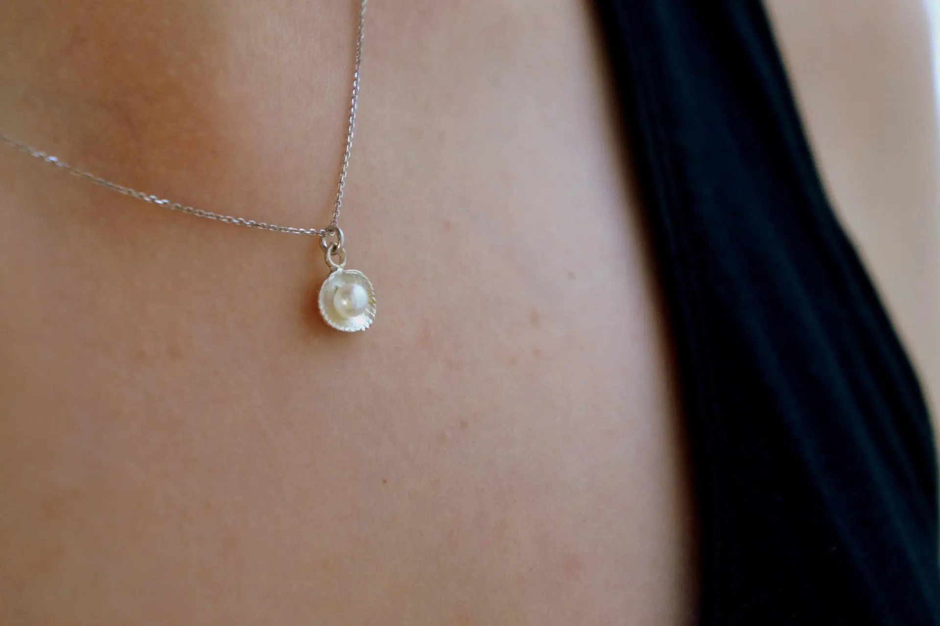 Nature-Inspired Sterling Silver Necklace with Freshwater Pearl - Dainty Handmade Jewelry - Image 2