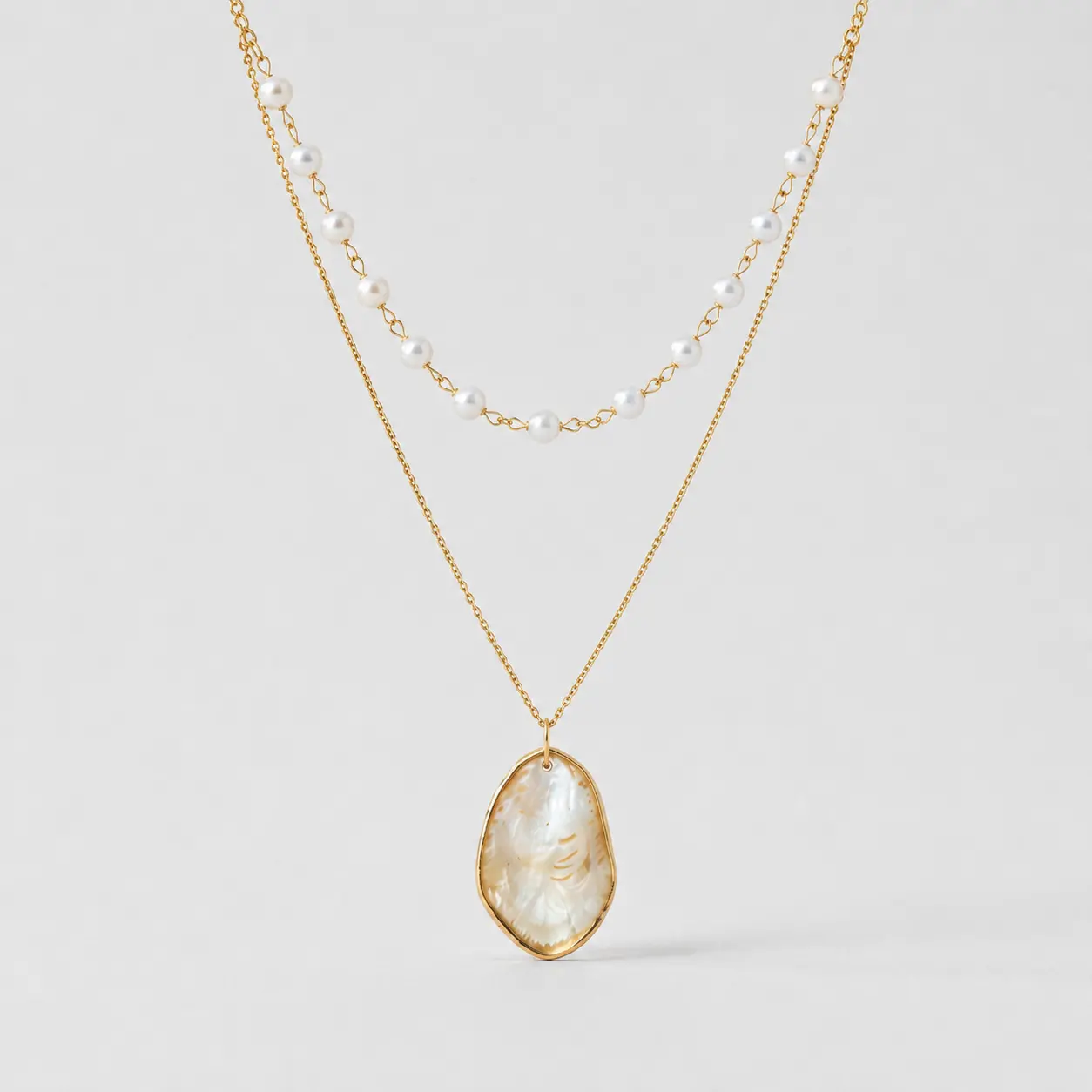 Layered Shell Pendant Necklace ~ Talum